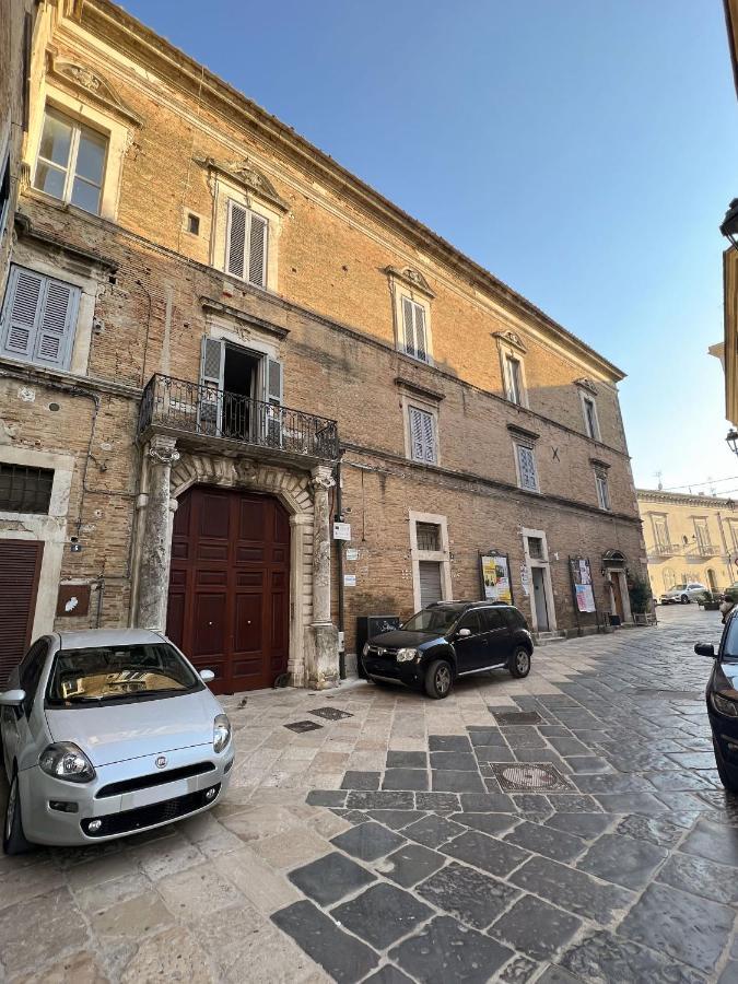 B&B Palazzo Lombardi Lucera Exteriör bild